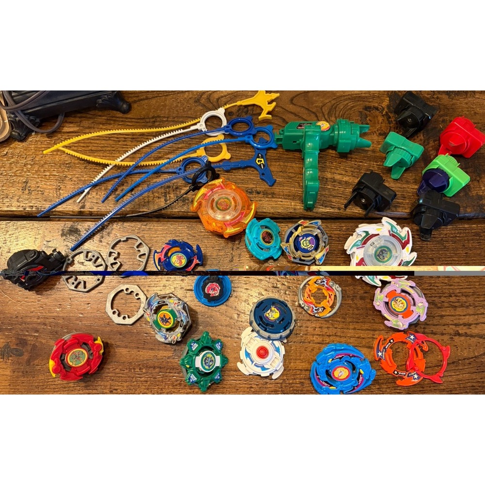 Vintage TOMY Beyblades Lot 30+ Spinners Plastic Metal Launchers Dragoon 2000s